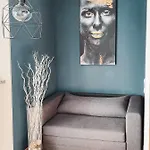 Schoene Wohnung, Eigene Terrasse, Privater Parkplatz, Wi-fi, Waschmaschine, 3p * Chemnitz