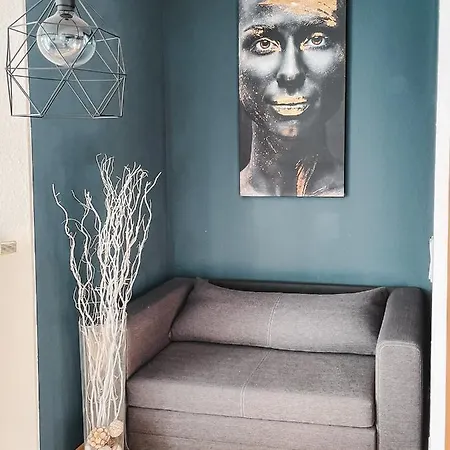 Schoene Wohnung, Eigene Terrasse, Privater Parkplatz, Wi-fi, Waschmaschine, 3p * Chemnitz (Saská Kamenice)