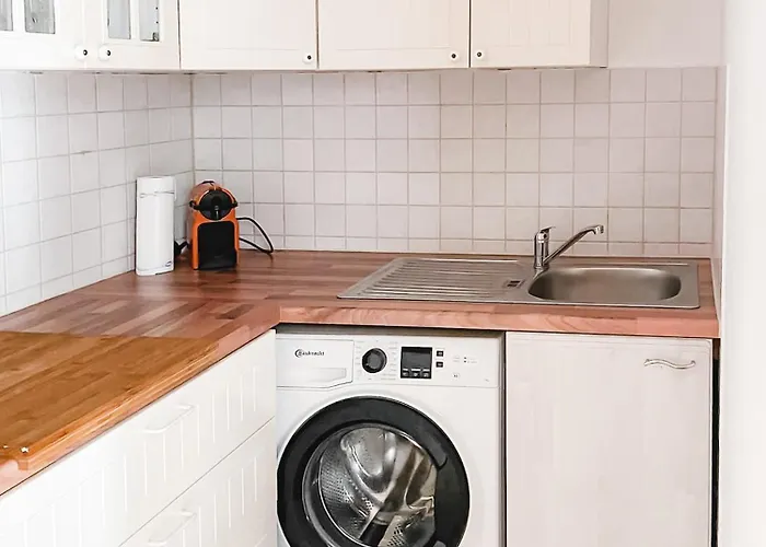 Schoene Wohnung, Eigene Terrasse, Privater Parkplatz, Wi-fi, Waschmaschine, 3p